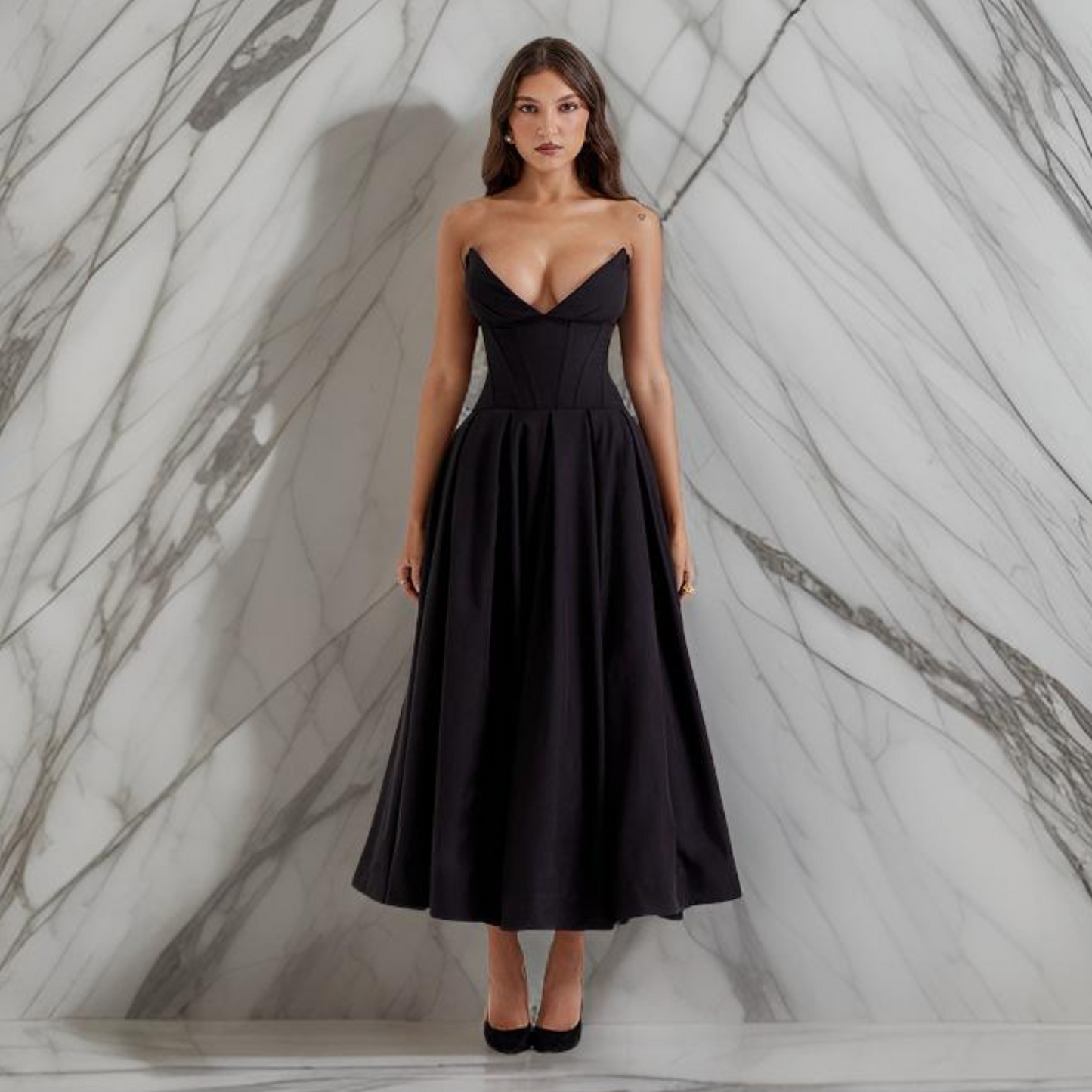 Mikaela™ | Midiklänning med off-shoulder korsett i svart