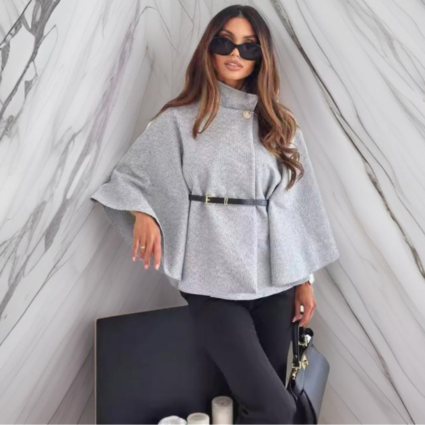 Fiorella™ | Modern poncho med bälte